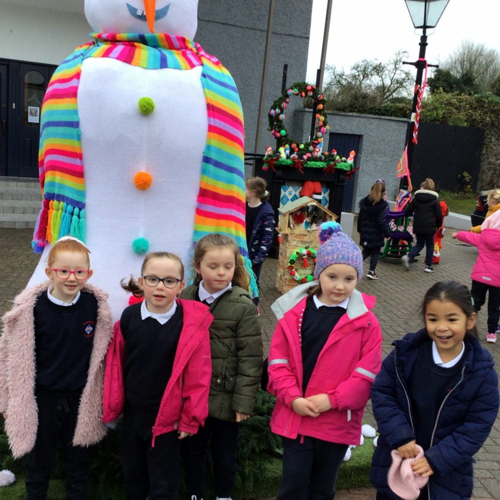 IMG 0116 1024x1024 - Senior Infants Visit to See the Christmas Yarn Bombing