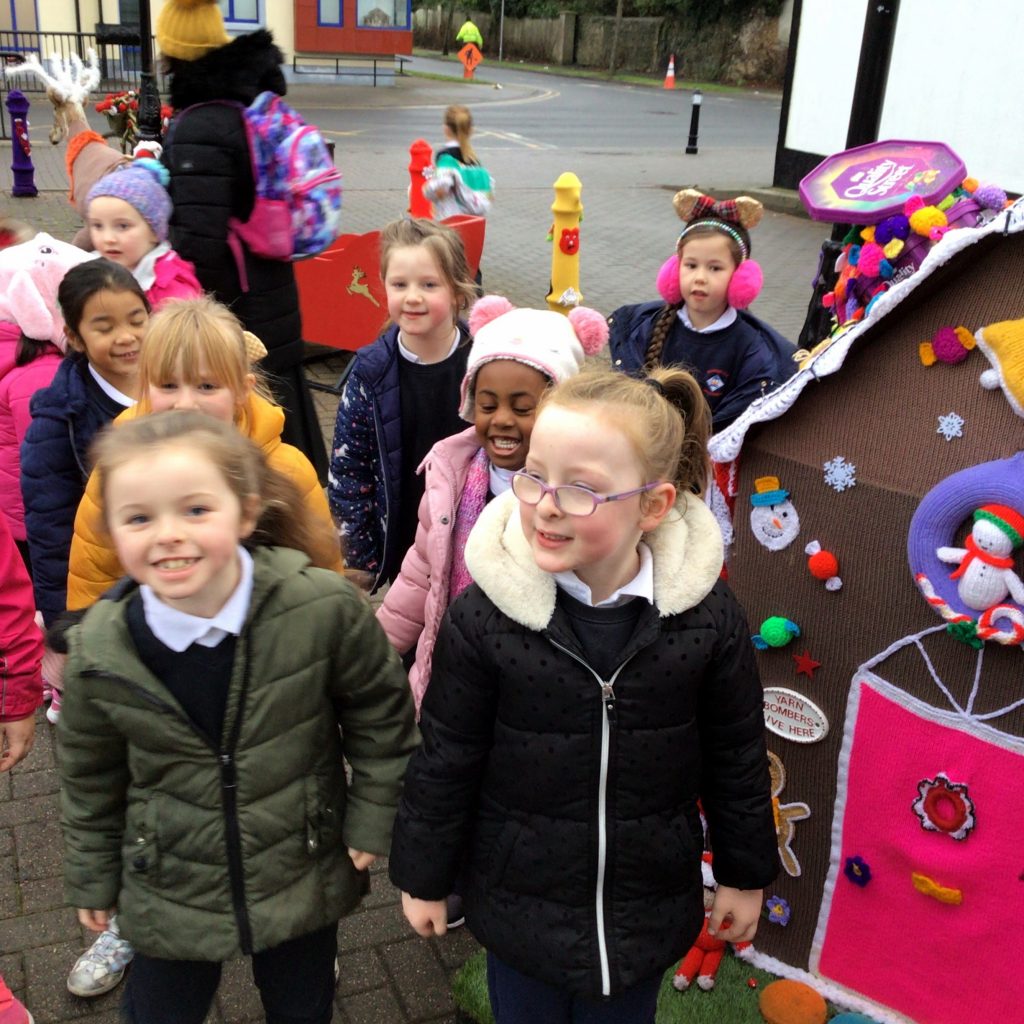 IMG 0139 1024x1024 - Senior Infants Visit to See the Christmas Yarn Bombing